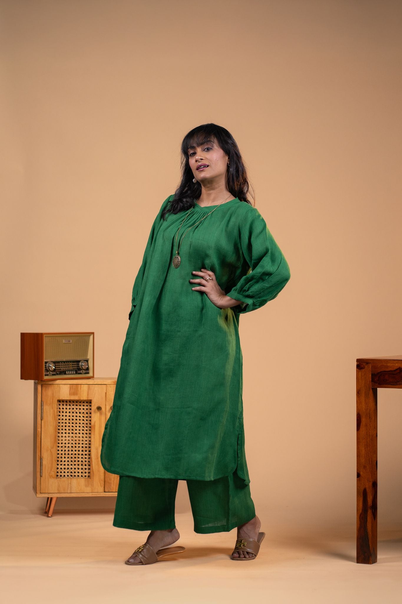 Emerald linen pleated neck kurta set