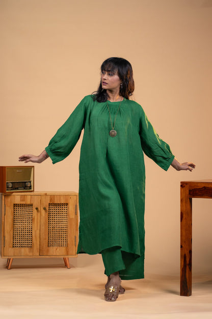 Emerald linen pleated neck kurta set