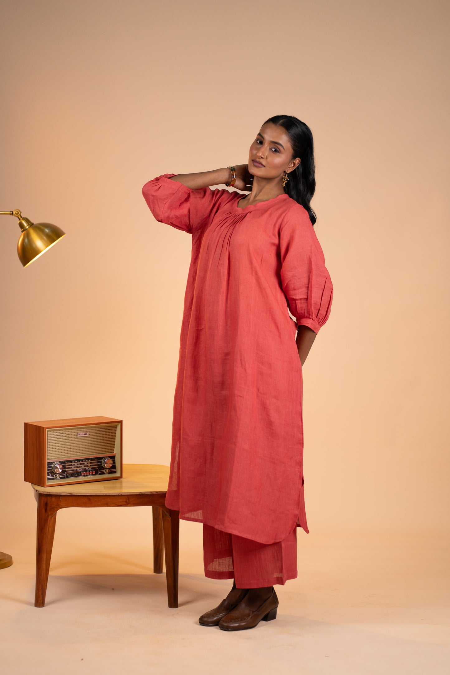 Gajri linen pleated neck kurta set