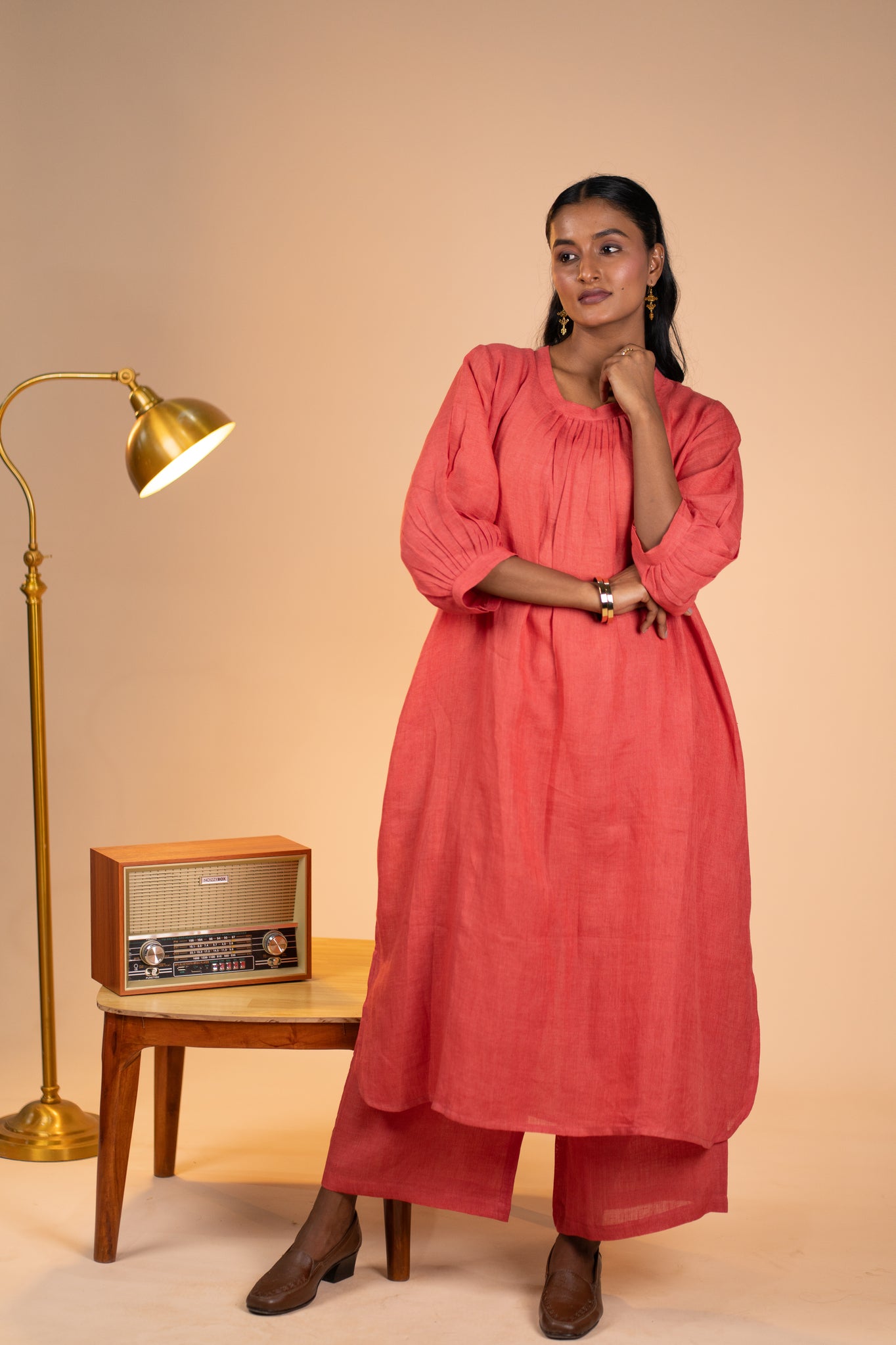 Gajri linen pleated neck kurta set