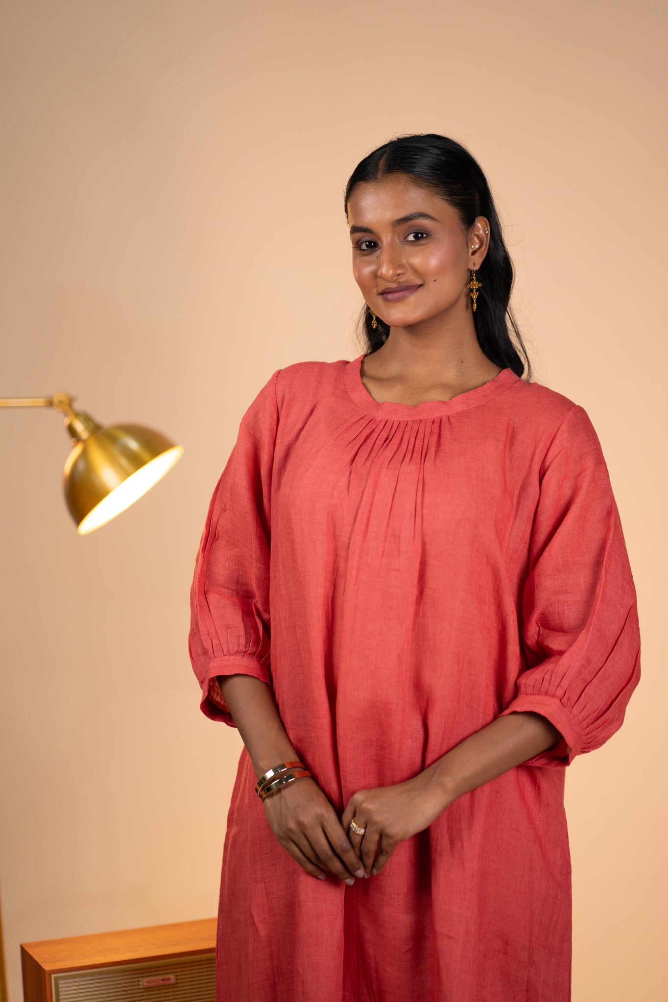 Gajri linen pleated neck kurta set