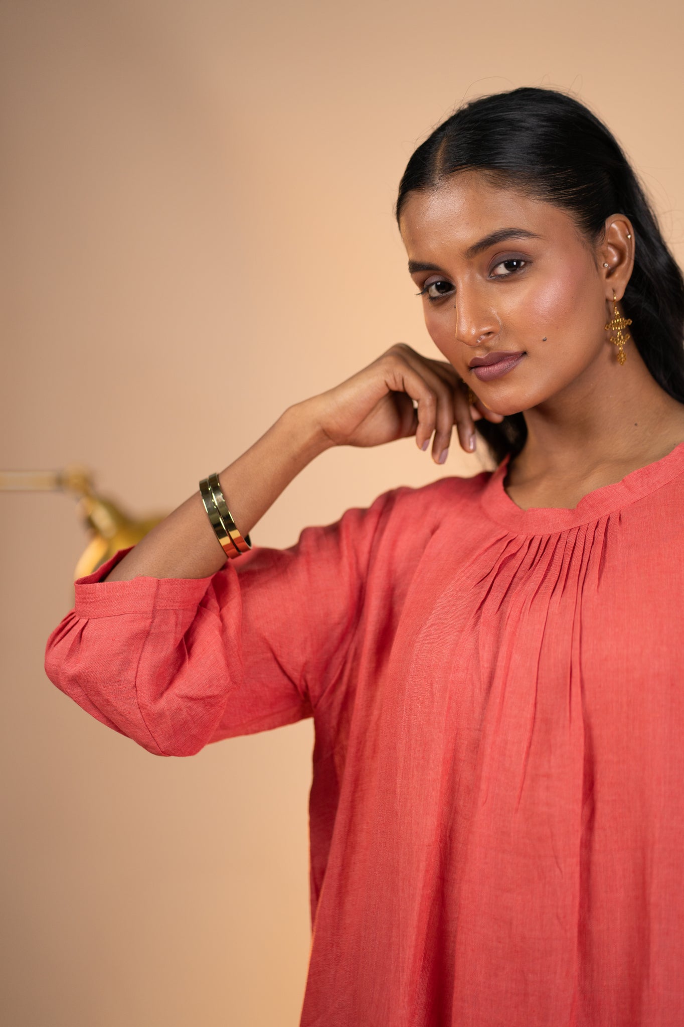 Gajri linen pleated neck kurta set