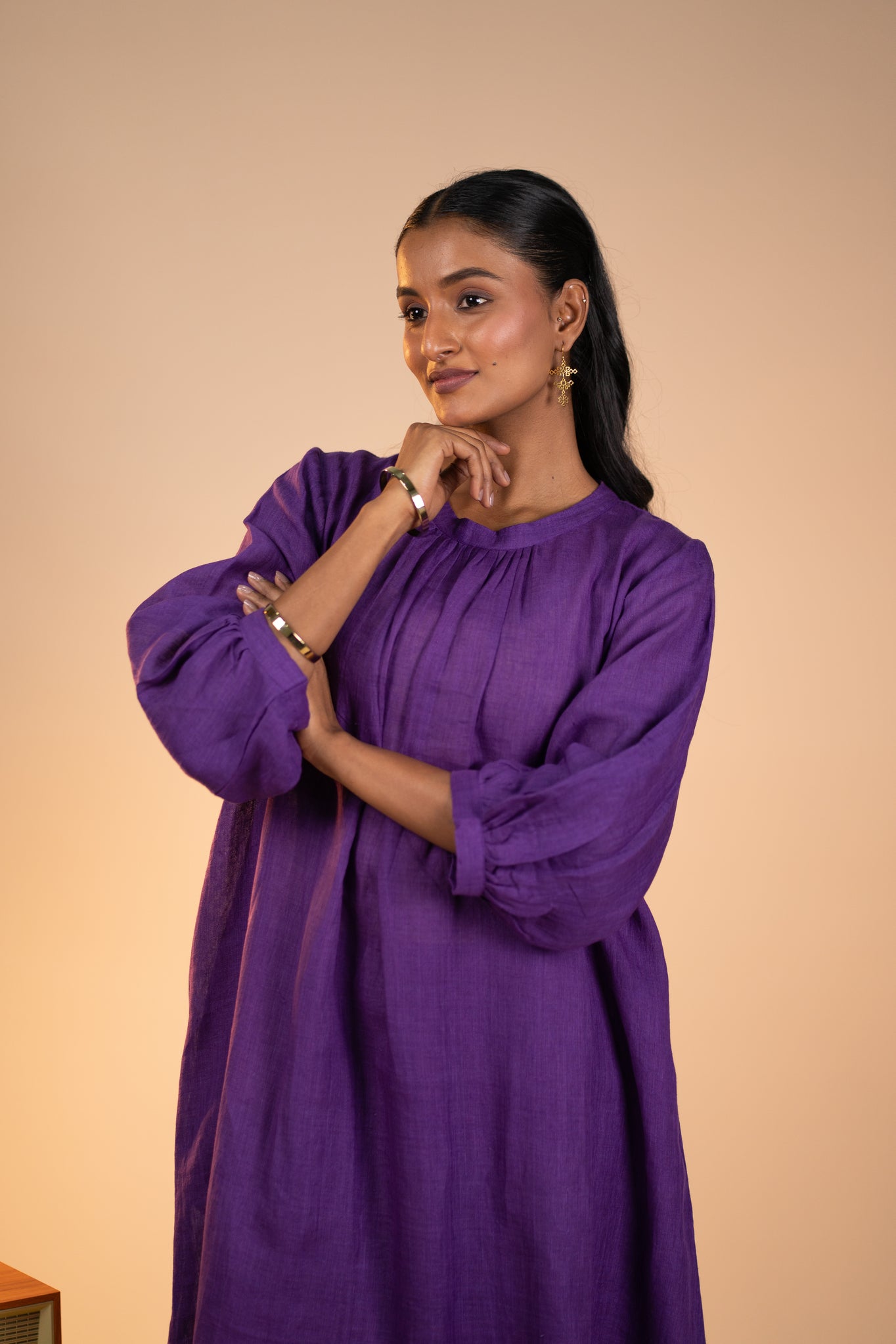 Aubergine linen pleated neck kurta set