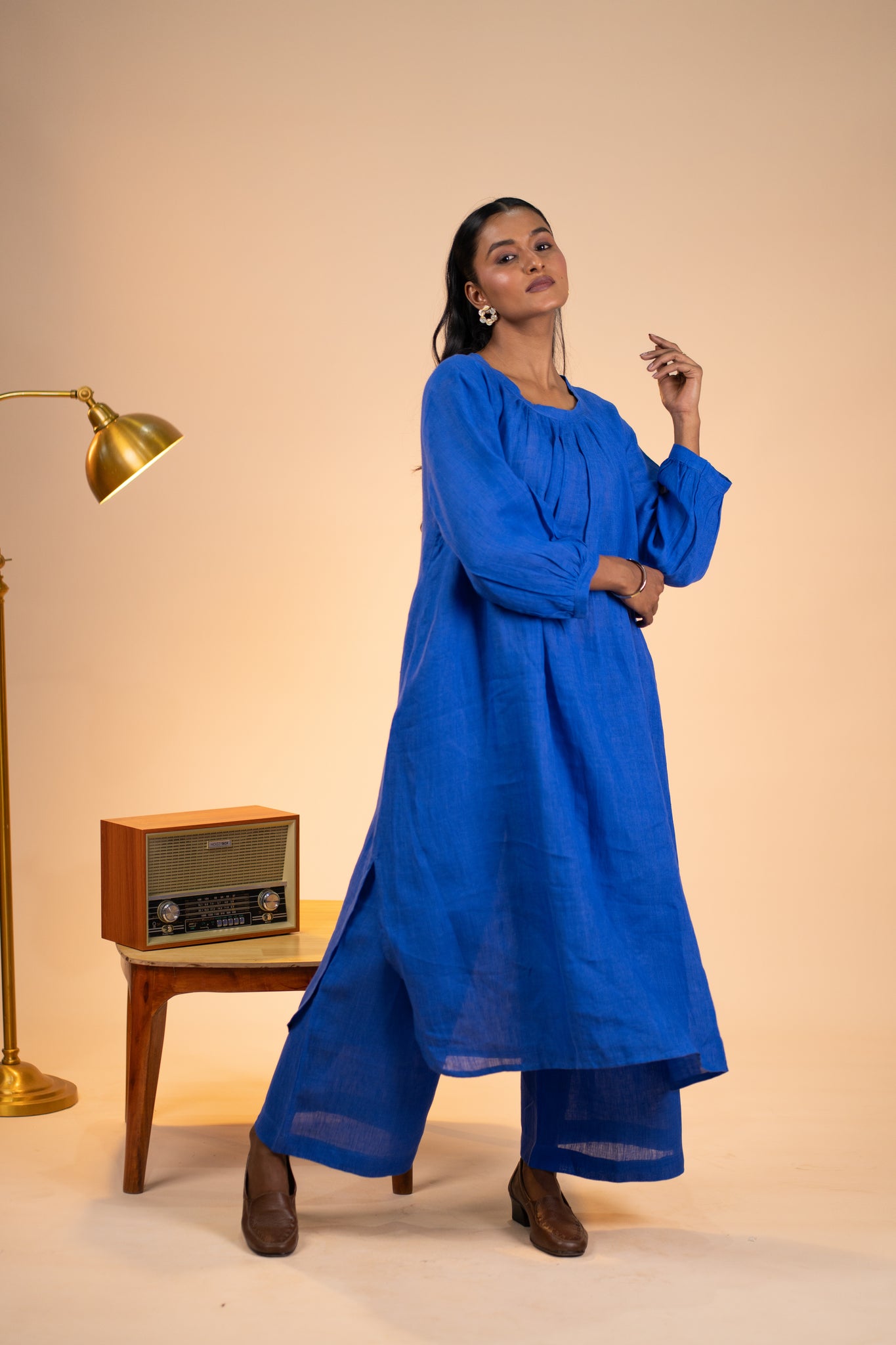 Blue linen pleated neck kurta set