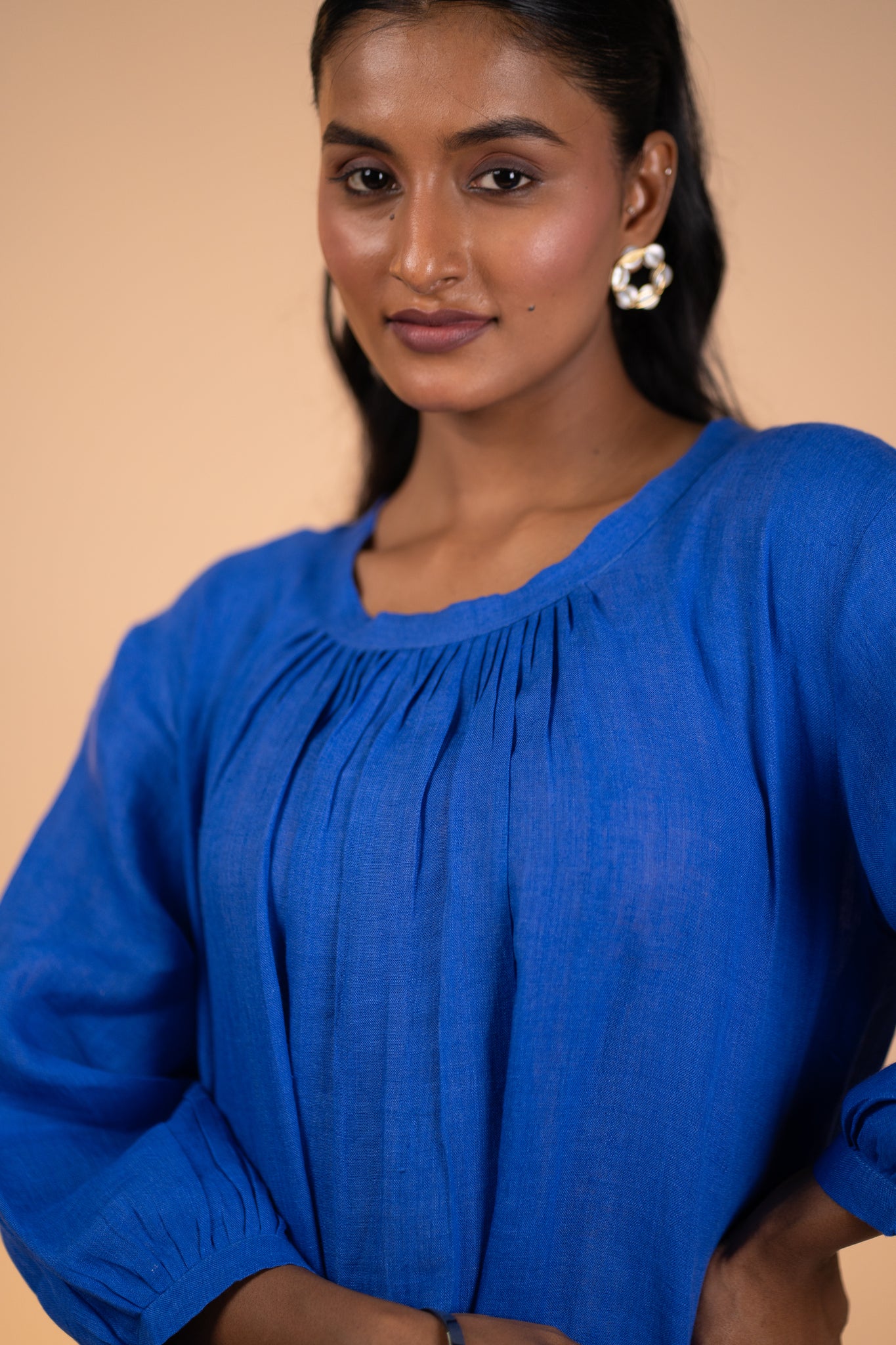 Blue linen pleated neck kurta set