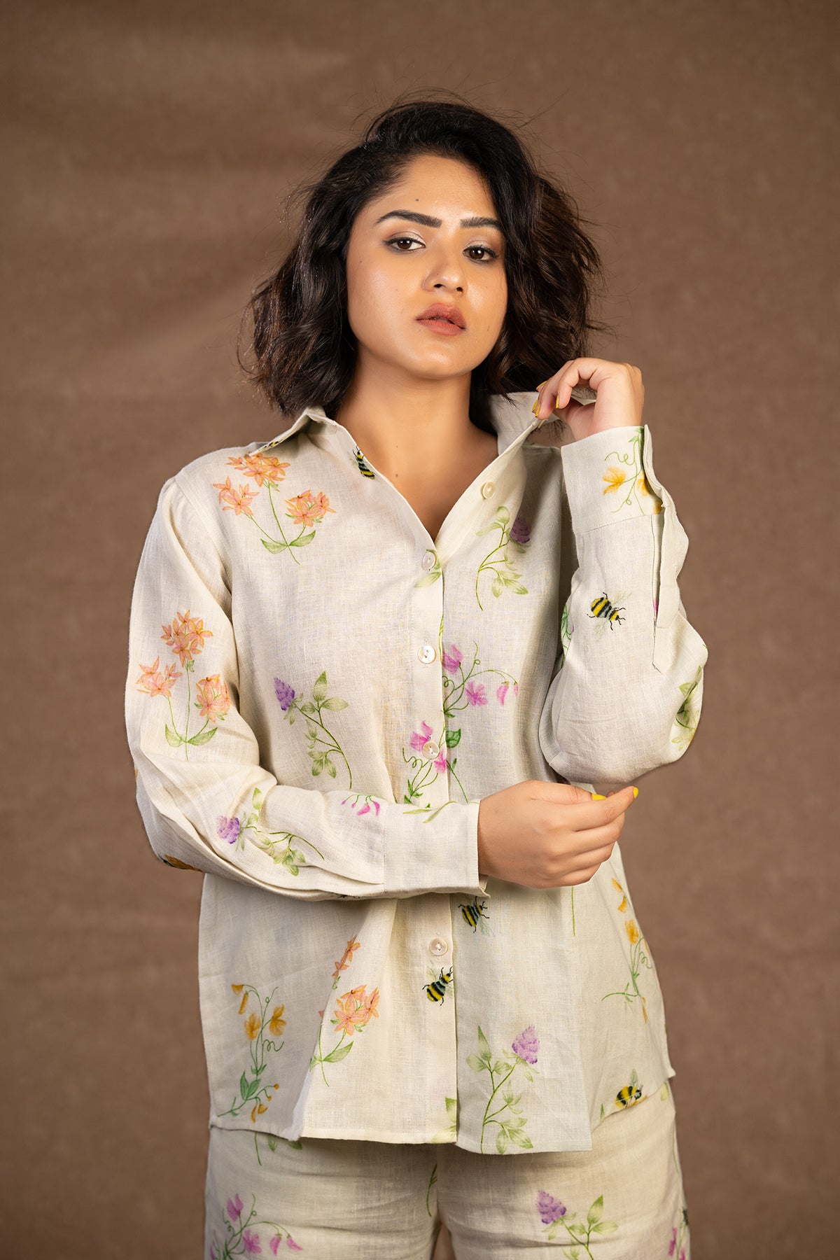 Off white Honey bee Shirt