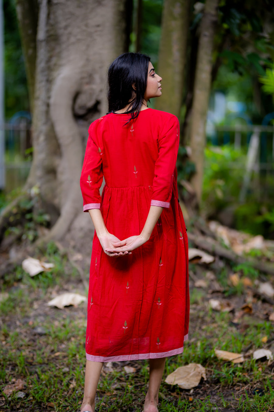 Red Jamdani Bucket Neck