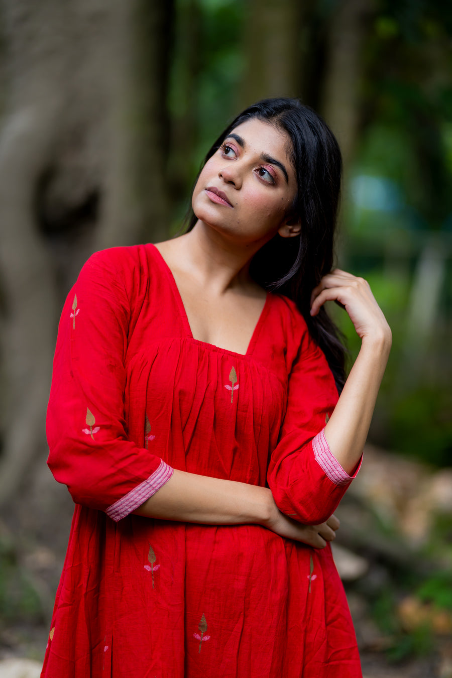 Red Jamdani Bucket Neck
